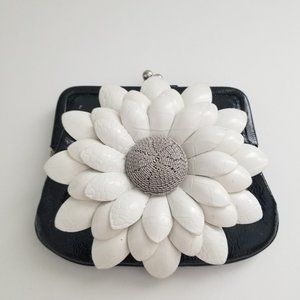Vintage Brighton evening bag with daisy!